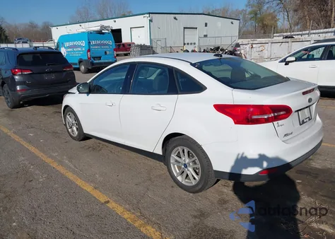 2018 Ford Focus Se z USA, uszkodzony, nr VIN 1FADP3FE4JL296499